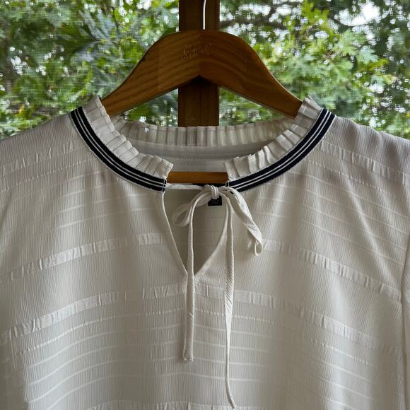 Talbots Women's Ivory Career Blouse Long Sleeve Classic Style Size XS - Picture 3 of 8